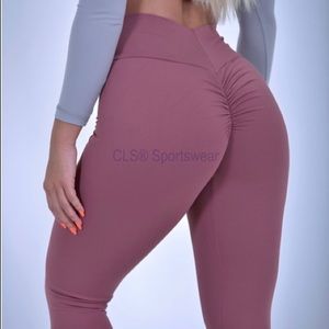 CLS booty scrunch leggings